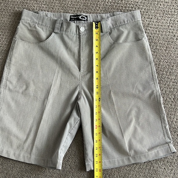 Quagmire Men’s Striped Shorts - Picture 6 of 8